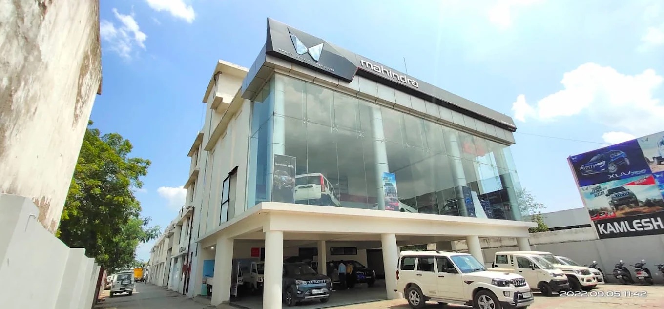 Mahindra Kamlesh Autowheels – SUV & Commercial Vehicle Showroom